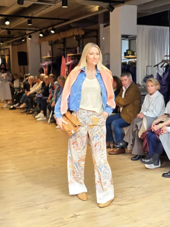 Große Modenschau Weilheim Frühjahr 2026 (11)