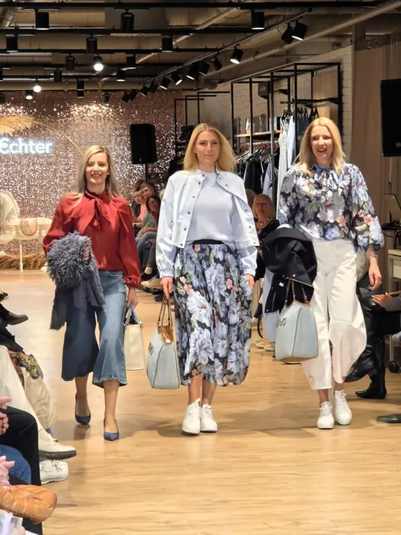 Große Modenschau Weilheim Frühjahr 2026 (38)