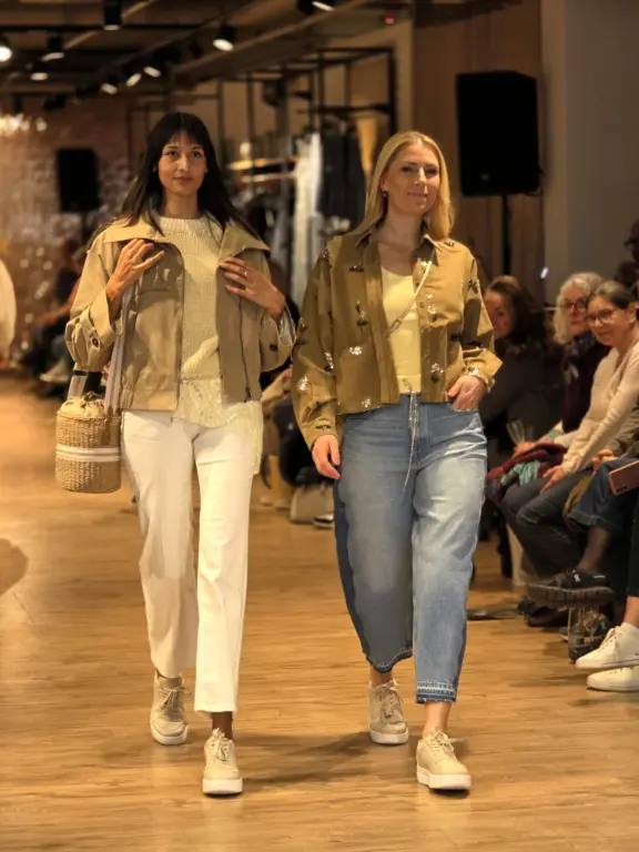 Große Modenschau Weilheim Frühjahr 2026 (44)