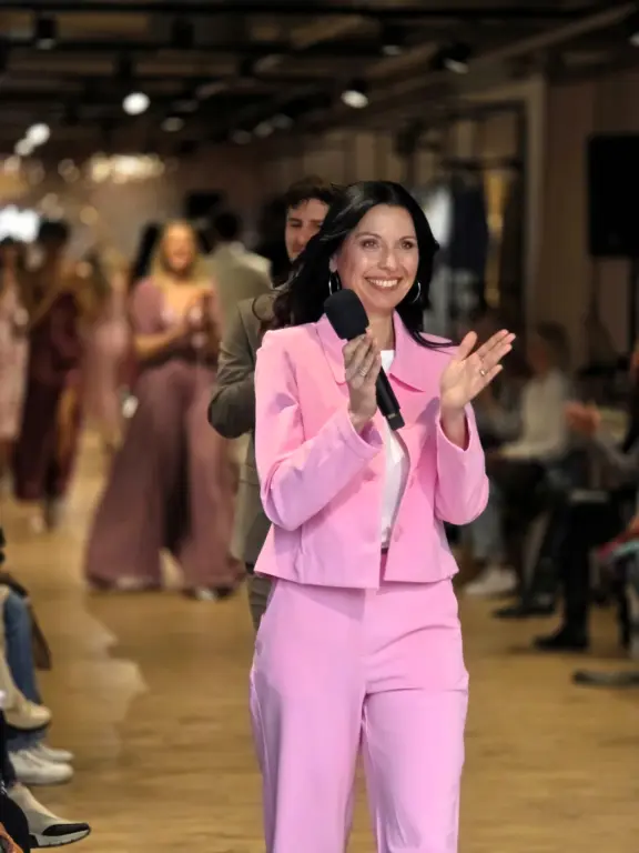 Große Modenschau Weilheim Frühjahr 2026 (55)