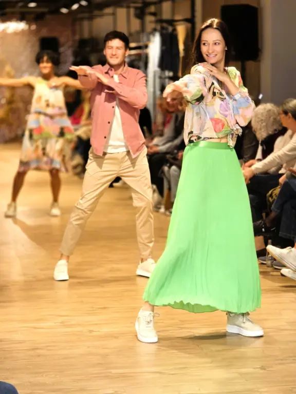 Große Modenschau Weilheim Frühjahr 2026 (6)