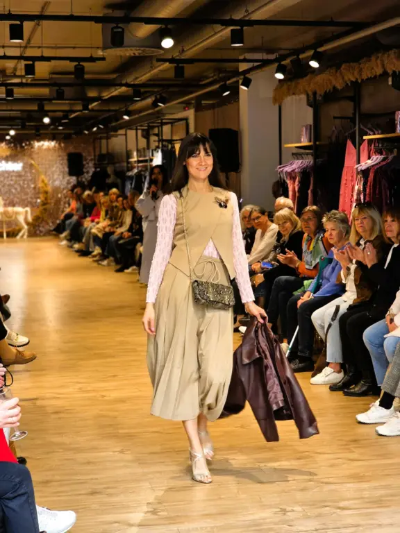 Große Modenschau Weilheim Frühjahr 2026 (7)