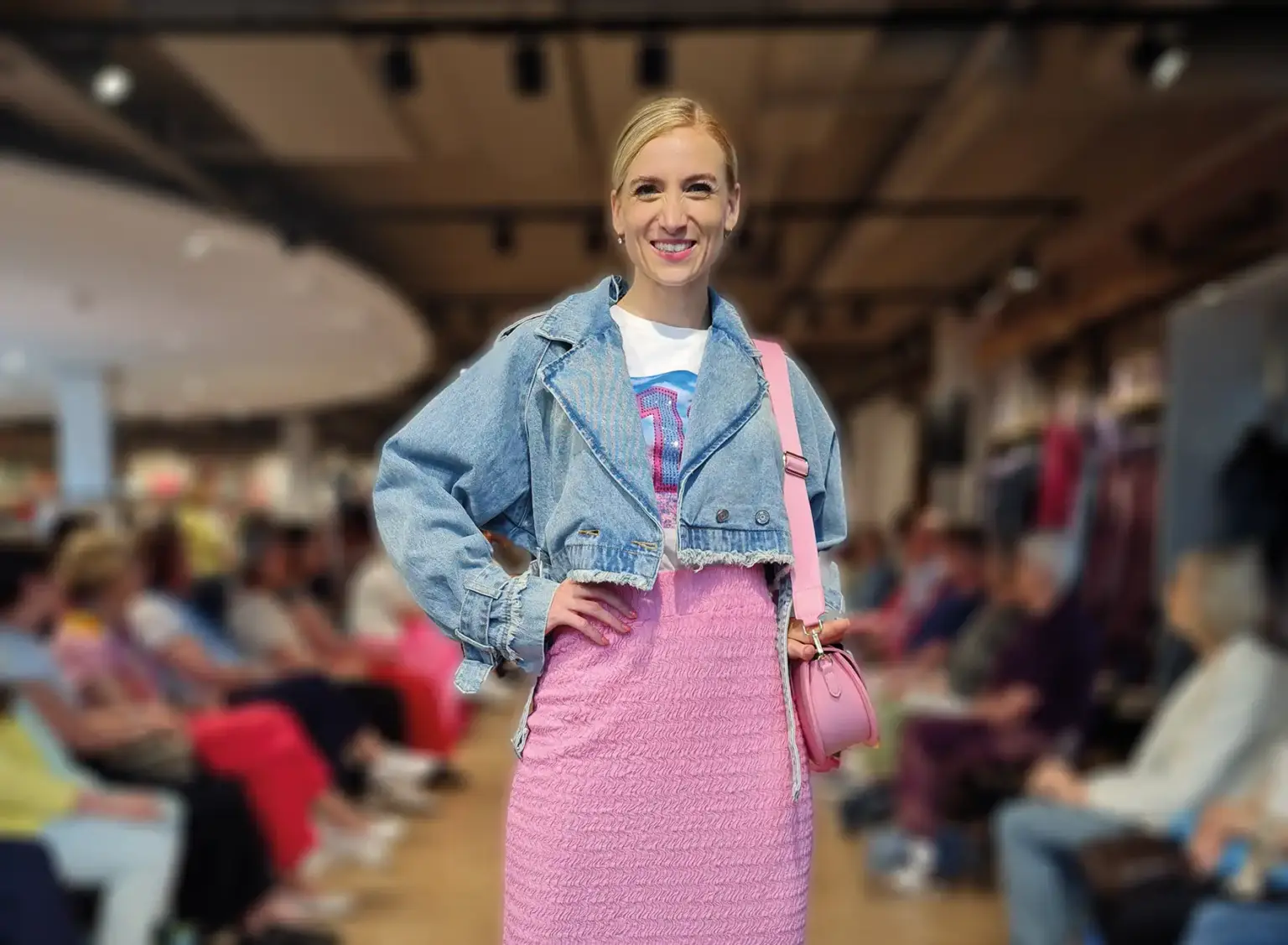 Modenschau bei Echter Mode zur Weilheimer Kulturnacht 2025 mit stilvollen Outfits und eleganter Atmosphäre