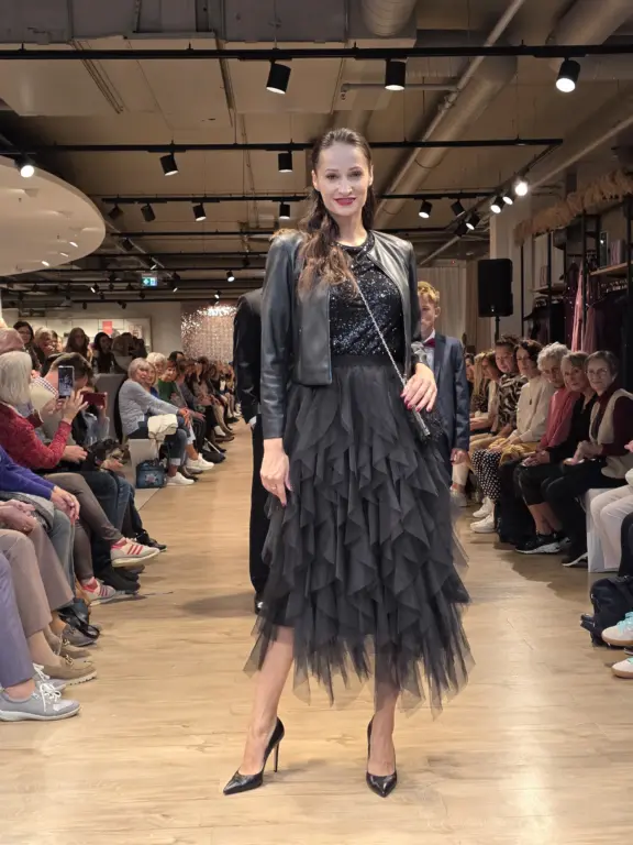 grosse echter modenschau weilheim 27092025 10