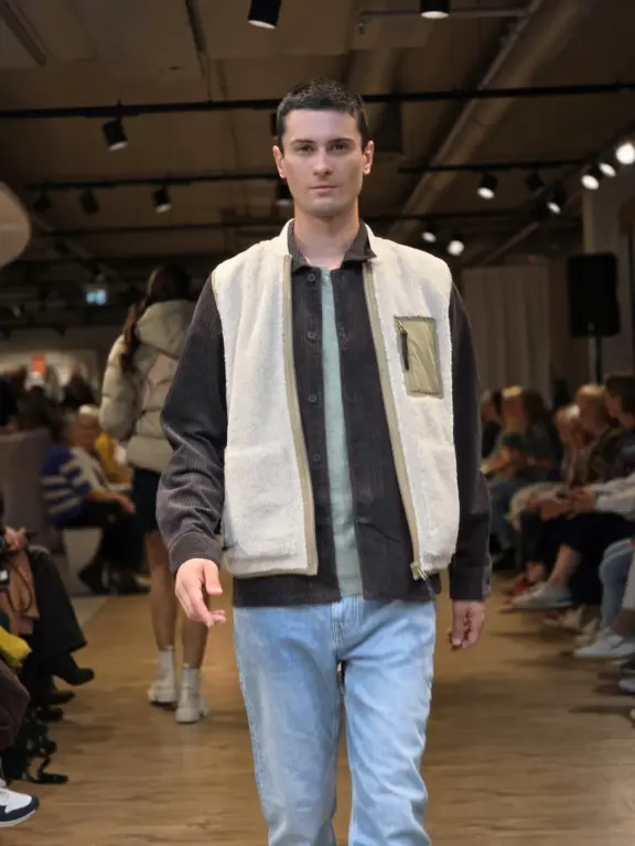 grosse echter modenschau weilheim 27092025 11