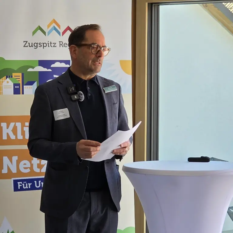 Das Klimanetzwerk der Zugspitz Region zu Gast bei Echter Mode & Wohnen in Murnau – gemeinsamer Austausch über nachhaltige Lösungen im Einzelhandel.