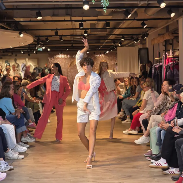 Modenschau-Rückblick und Sommermode 2025